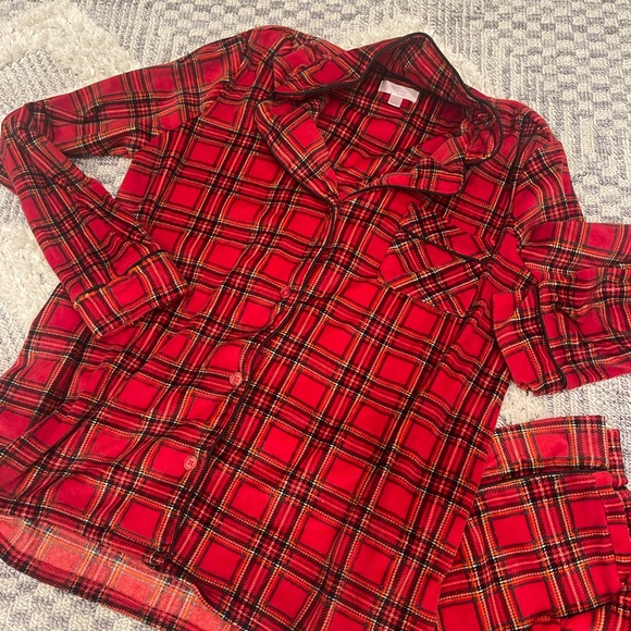 Secret Treasures Red Plaid Christmas 2-Piece Pajama Set Small - Picture 4 of 5